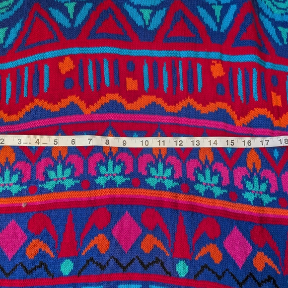 Colorful Geometric Pattern Sweater - Picture 6 of 10